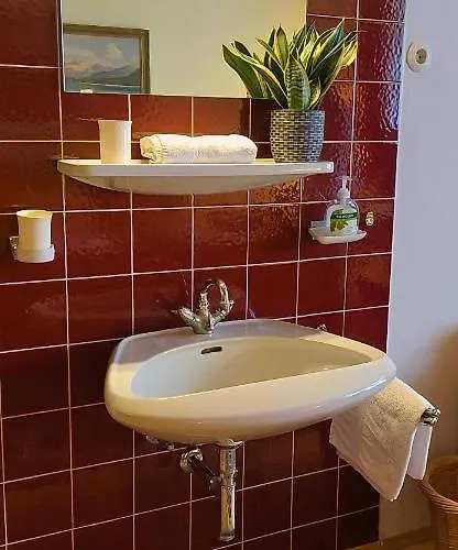 Gaestehaus Zum Gachtna *