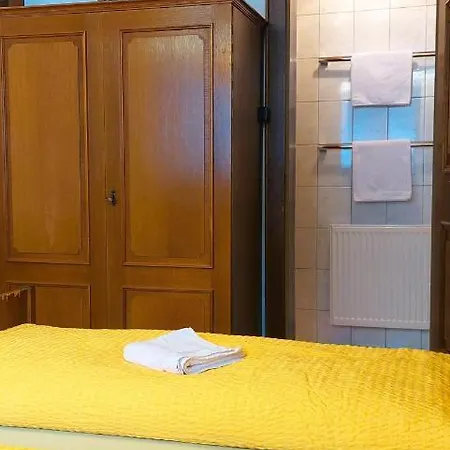 Daire Gaestehaus Zum Gachtna *